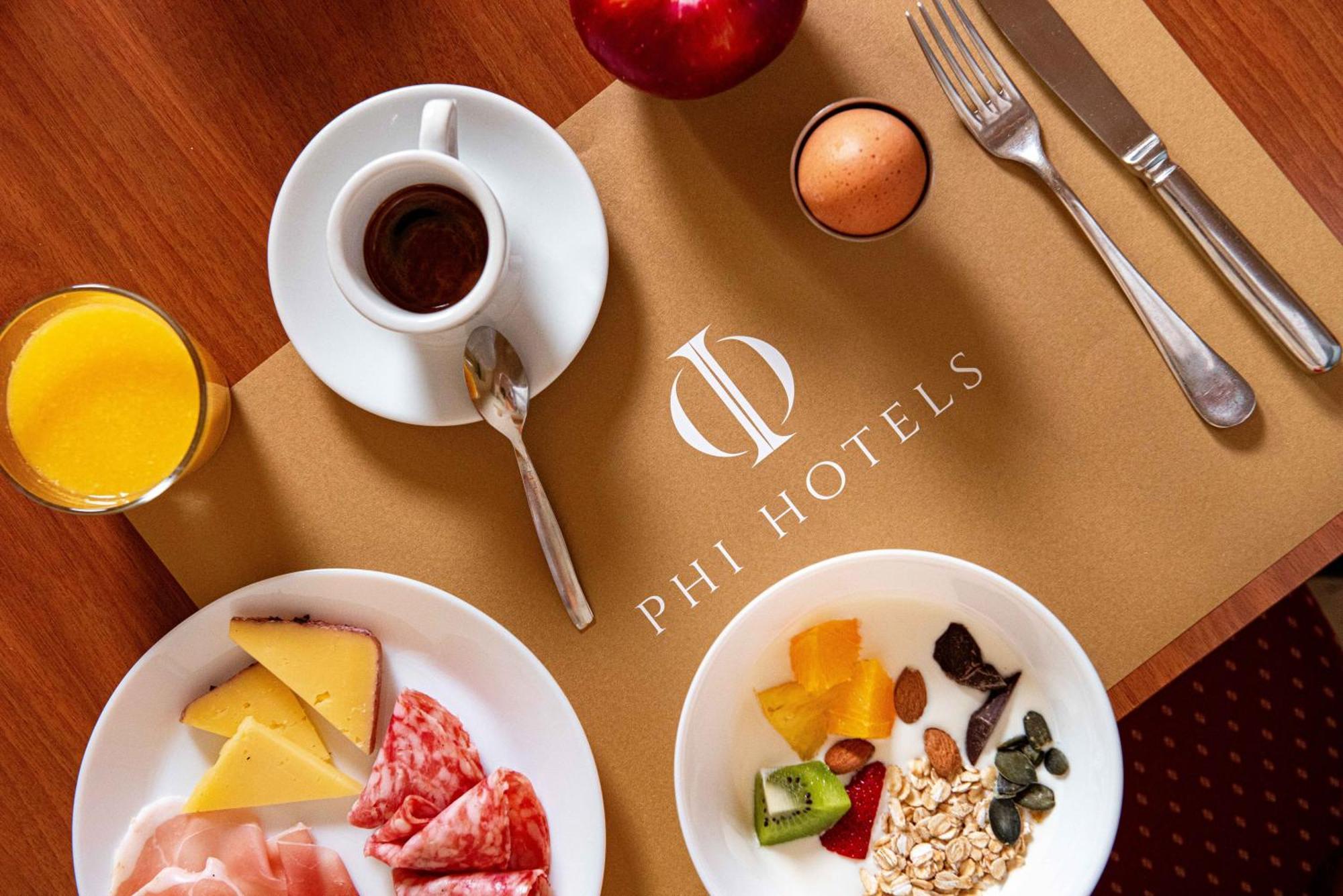 Hotel Phi Astoria