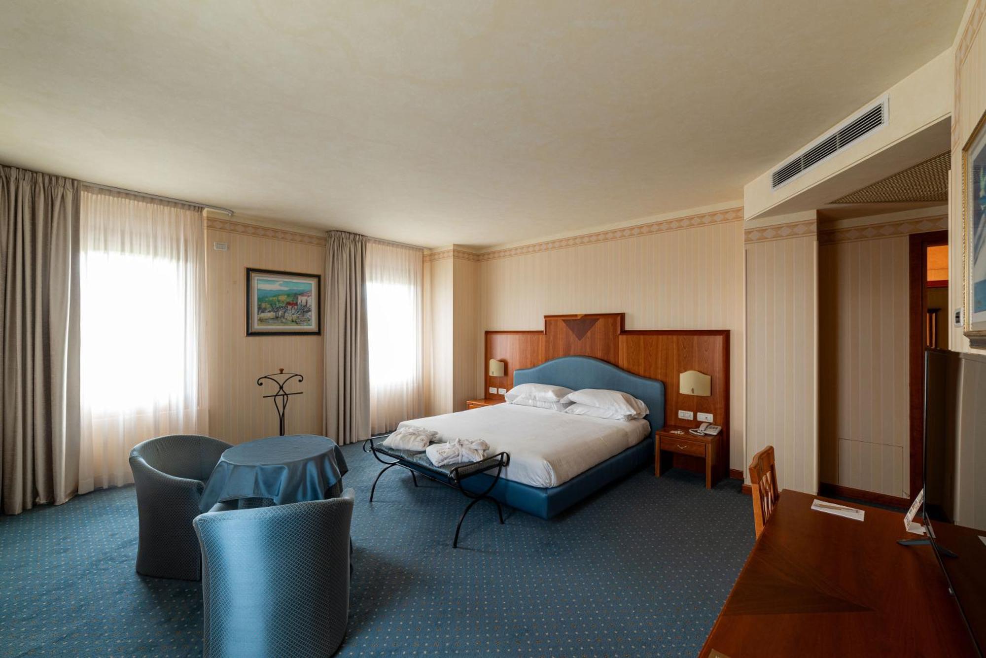 Phi Astoria Hotel Susegana