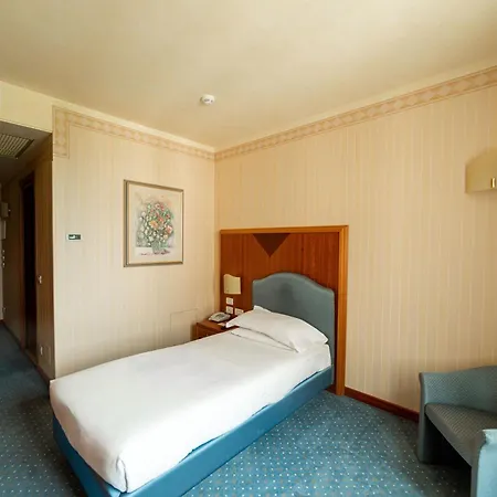 Phi Hotel Astoria Susegana Extérieur photo