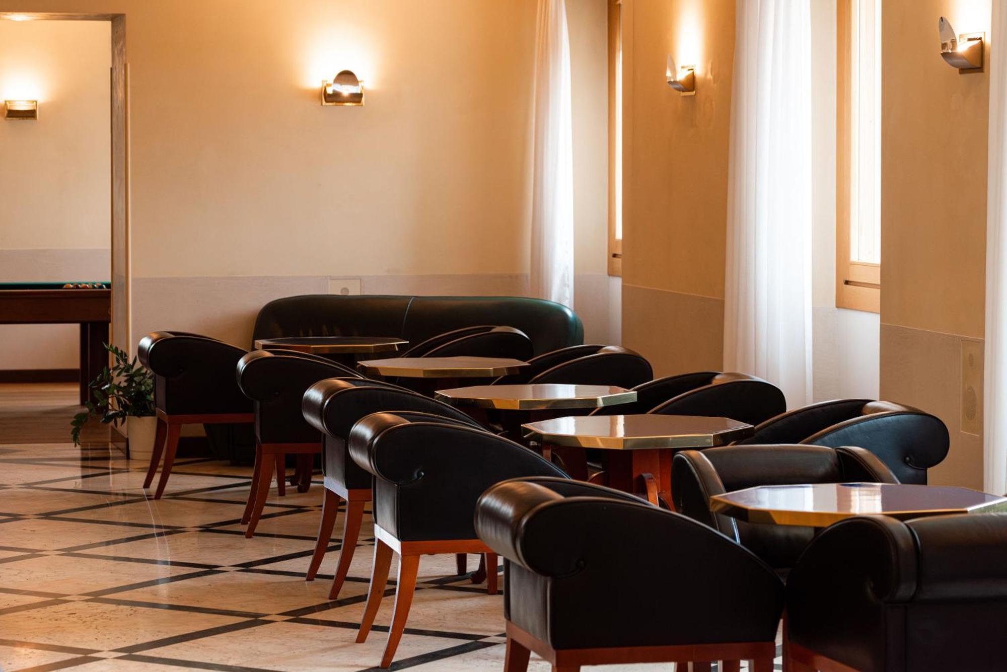 Phi Astoria Hotel